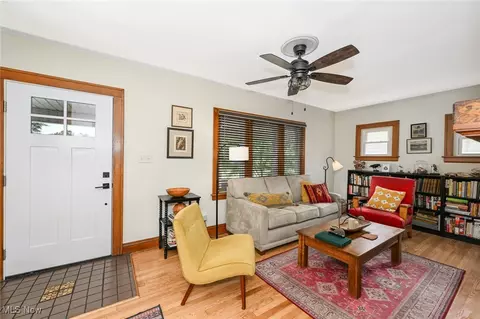 1236 Murray Ave, Akron, OH 44310 photo 4