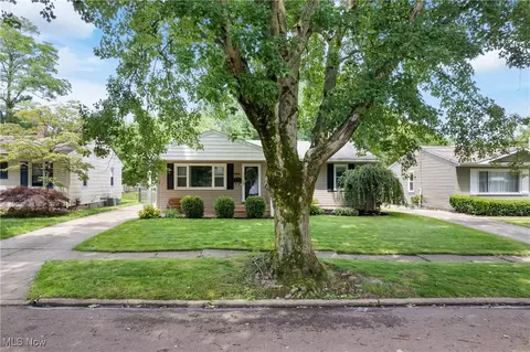 1086 Terrell Dr, Akron, OH 44313