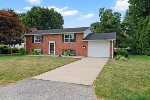 119 Mound Dr, Marietta, OH 45750