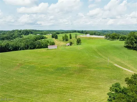 Autumn Road Sw, Bowerston, OH 44695