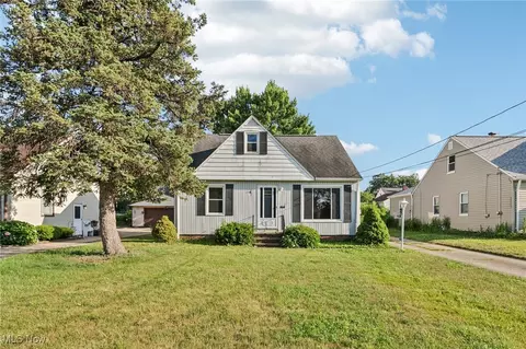 30052 Dorothy Dr, Wickliffe, OH 44092