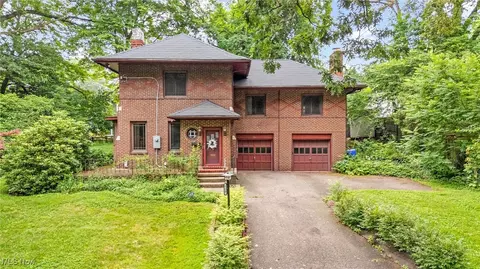 726 Evergreen Dr, Akron, OH 44303