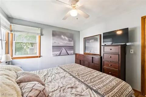 Bedroom - 129 Whitman Blvd, Elyria, OH 44035 photo 3 of 5