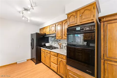 Kitchen - 129 Whitman Blvd, Elyria, OH 44035 photo 1 of 4