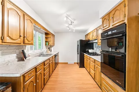 Kitchen - 129 Whitman Blvd, Elyria, OH 44035 photo 4 of 4