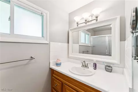 Bath - 129 Whitman Blvd, Elyria, OH 44035 photo 2 of 2