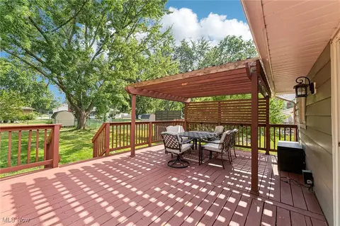 Exterior - 129 Whitman Blvd, Elyria, OH 44035 photo 3 of 10