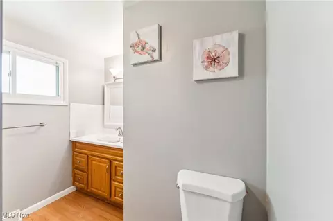 Bath - 129 Whitman Blvd, Elyria, OH 44035 photo 1 of 2
