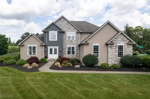 6495 Foxglove Dr, Medina, OH 44256