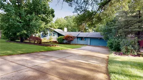 6724 Somerset Dr, Brecksville, OH 44141