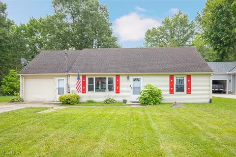 208 Miller Ct, Elyria, OH 44035