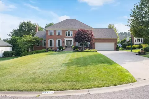 2785 Chalford Cir NW, North Canton, OH 44720