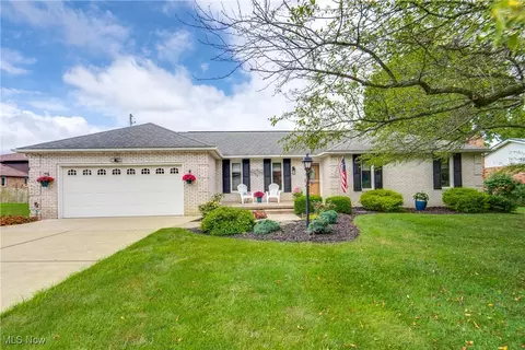 1077 Century Hill St, Louisville, OH 44641