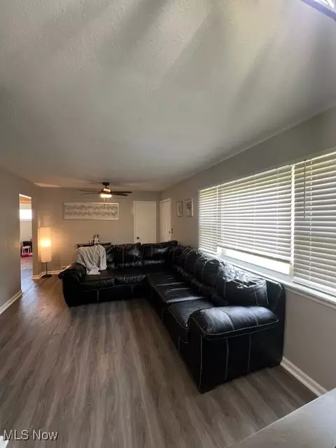804 Pendley Rd, Willowick, OH 44095 photo 3