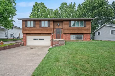 219 Monroe Dr, Northfield, OH 44067