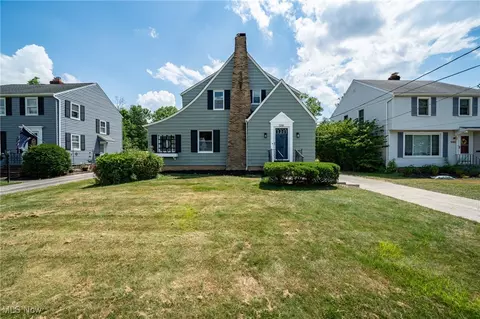 5200 Spencer Rd, Lyndhurst, OH 44124