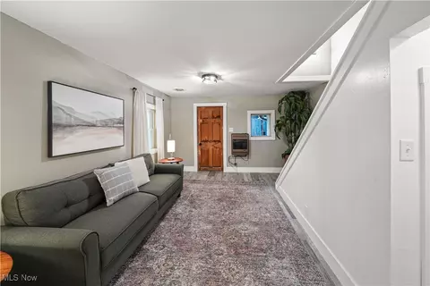 Entry Way - 5730 West Ave, Ashtabula, OH 44004 photo 2 of 3