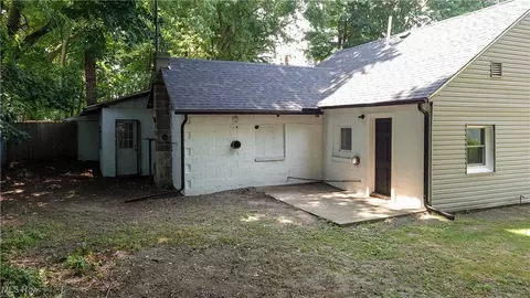 Exterior - 5730 West Ave, Ashtabula, OH 44004 photo 7 of 8