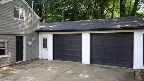 Exterior - 5730 West Ave, Ashtabula, OH 44004 photo 4 of 8