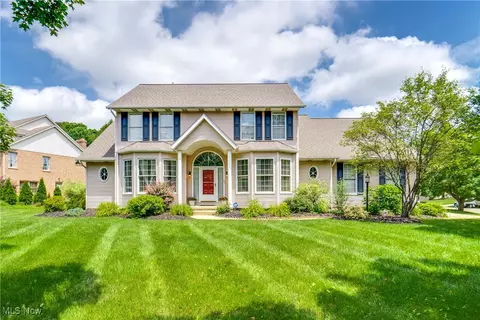 6603 Oakbridge Ave NW, North Canton, OH 44720