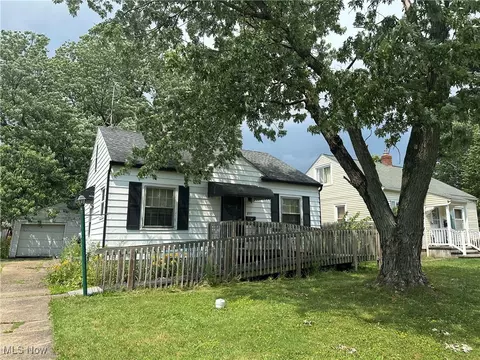 211 Adams Ave, Cuyahoga Falls, OH 44221