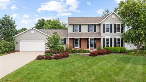 923 Southmoor Cir NE, Canton, OH 44721