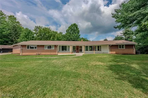 9500 Prell Dr, Broadview Heights, OH 44147