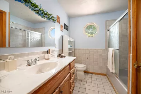 Bath - 2132 W 13th St, Ashtabula, OH 44004 photo 1 of 1