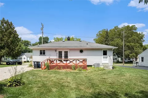 Exterior - 2132 W 13th St, Ashtabula, OH 44004 photo 2 of 3