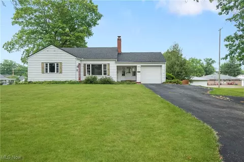 1005 Fairview Blvd, Coshocton, OH 43812