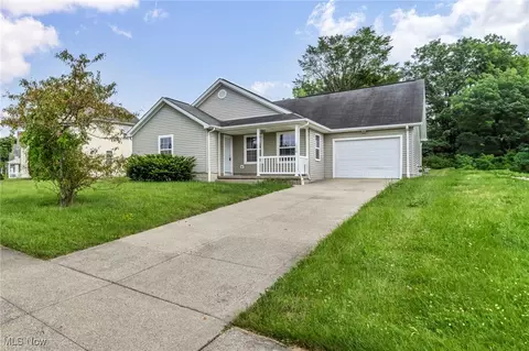 1350 Elmside St, Alliance, OH 44601