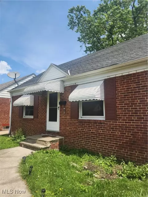 4369 Glenview Rd, Warrensville Heights, OH 44128
