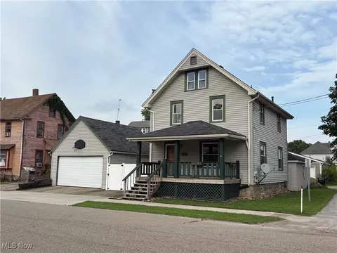 442 East St, East Palestine, OH 44413