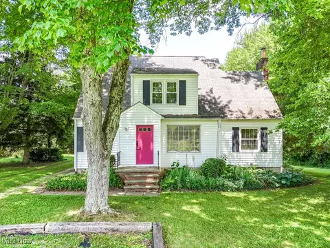 2075 Tallmadge Rd, Kent, OH 44240
