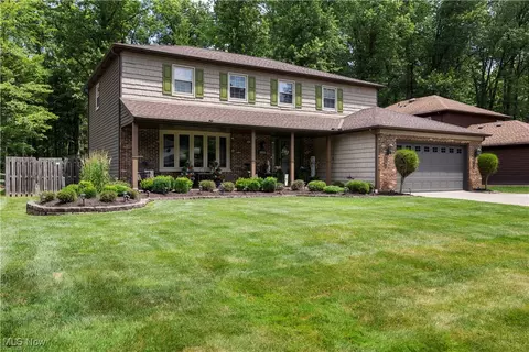 26938 Tall Oaks Trl, Olmsted Twp, OH 44138