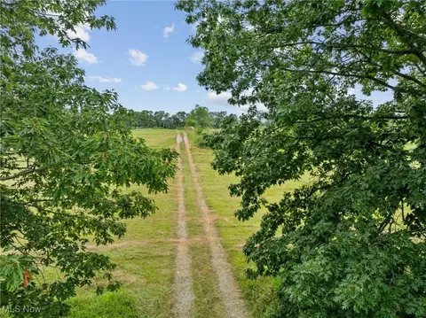 Maynard Road, Saint Clairsville, OH 43950