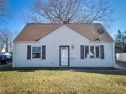 23326 Roger, Euclid, OH 44123