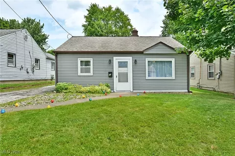 33 Mcdonald Ave, Niles, OH 44446