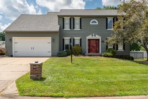1103 Greenmont Cir, Vienna, WV 26105