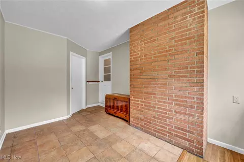 484 E 319th St, Willowick, OH 44095 photo 17