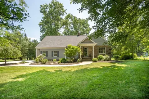 4169 Brainard Rd, Chagrin Falls, OH 44022