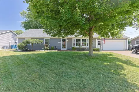1602 Willow Dr, Sandusky, OH 44870