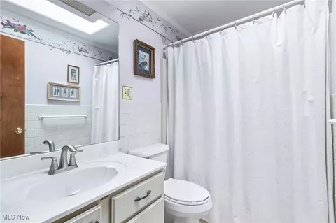 Bath - 1318 Mirheath Dr, Huron, OH 44839 photo 3 of 3