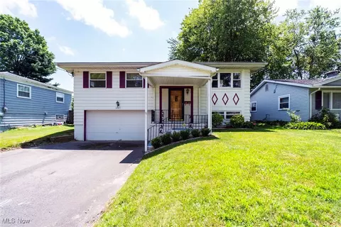 4541 Burkey Rd, Austintown, OH 44515