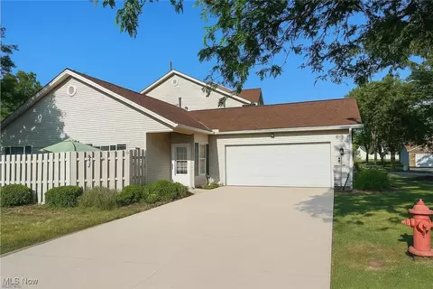 16199 Emerald Pt, Middleburg Heights, OH 44130