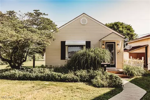 204 W Union Ave, West Lafayette, OH 43845