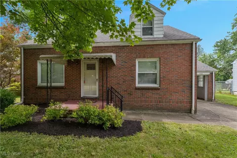 2339 Renwick Dr, Poland, OH 44514