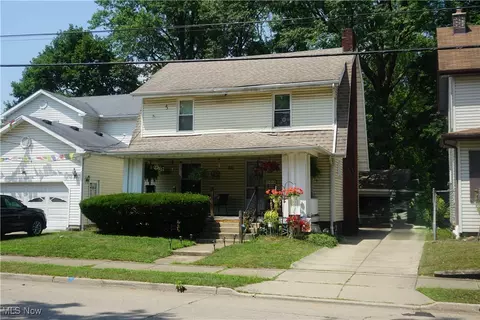 881 Stoner St, Akron, OH 44320