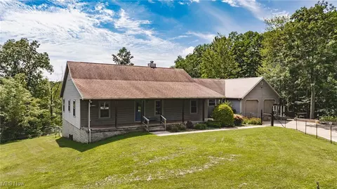 200 Breezy Acres Ln, Walker, WV 26180