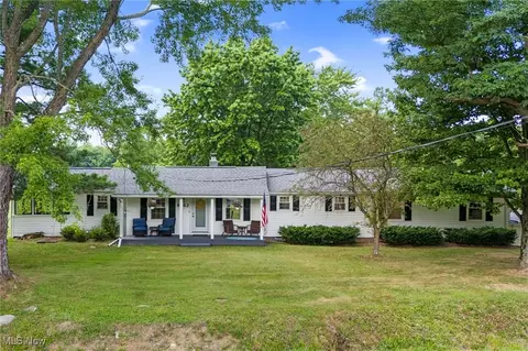6062 Trask Rd, Thompson, OH 44086